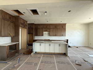 Photo 3 of 492 N PINNACLE LN #6