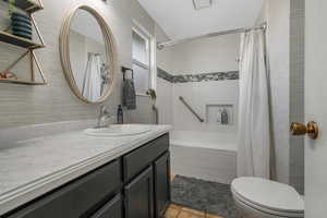 Master bathroom with jetted tub and grab bars