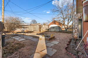 View of yard with a Green House