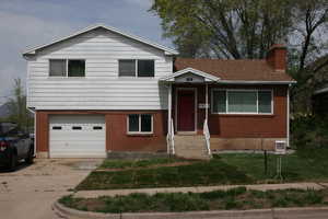 Photo 1 of 926 E HARROP ST