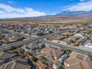 Aerial view with a mountain view