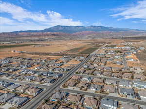 Aerial view with a mountain view