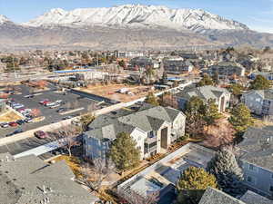 Bird's eye view with a mountain view