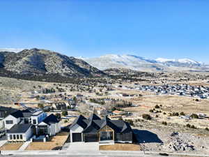 Bird's eye view with a mountain view