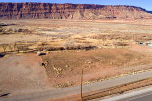 View of mountain feature