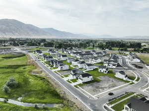 Aerial view with a mountain view