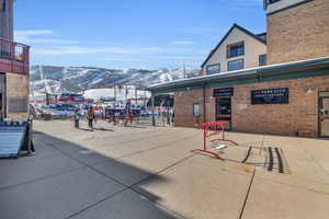 View of home's community with a mountain view