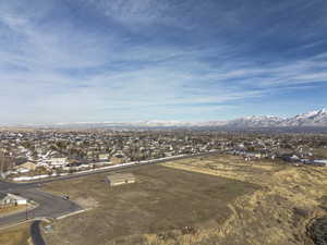 Drone / aerial view featuring a mountain view