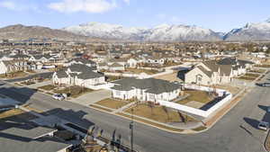 Bird's eye view featuring a mountain view