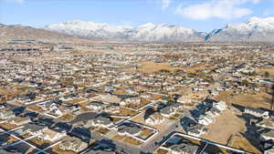 Aerial view with a mountain view