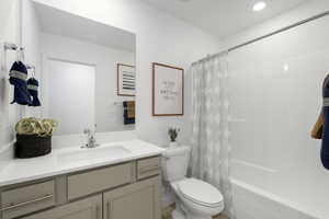 Photo 10 of 72 E FERNDELL ST #574