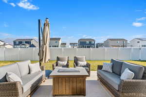 View of patio / terrace featuring outdoor lounge area