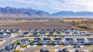 Aerial view with a mountain view