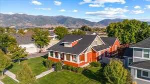 Bird's eye view with a mountain view