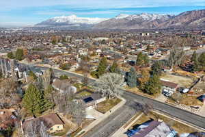 Bird's eye view with a mountain view