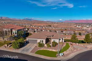 Drone / aerial view featuring a mountain view