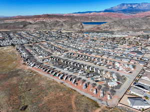 Aerial view with a mountain view