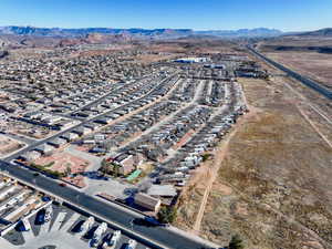 Drone / aerial view featuring a mountain view