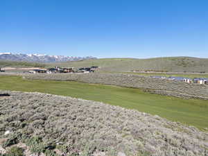Surrounding community with a mountain view