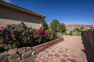 View of patio / terrace featuring a mountain view