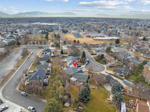 Drone / aerial view featuring a mountain view