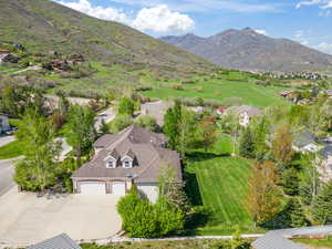 Drone / aerial view featuring a mountain view