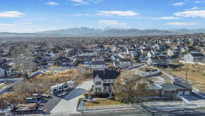 Aerial view with a mountain view