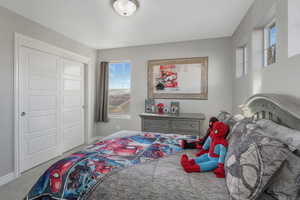 Multiple windows, the three windows above the bed have incredible views of the mountains!