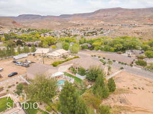 Aerial view with a mountain view