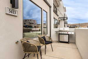 Balcony with grilling area