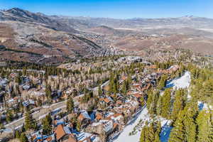 Drone / aerial view featuring a mountain view