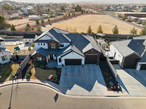 Birds eye view of property