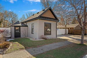 View of front of house featuring a front yard