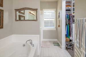 Bathroom with a bathing tub