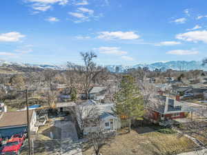 Drone / aerial view featuring a mountain view