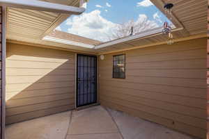 Courtyard/Entryway