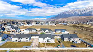 Aerial view with a mountain view