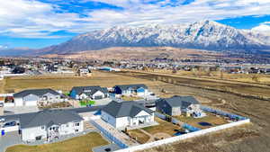 Bird's eye view with a mountain view