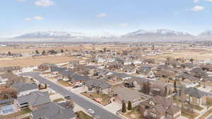 Aerial view with a mountain view