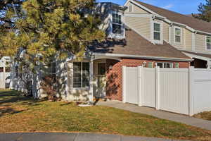 View of front facade with a front lawn