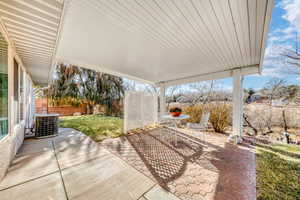 Covered patio, mountain view