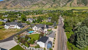 Aerial view with a mountain view