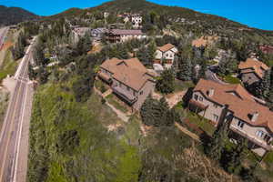 Aerial view with a mountain view