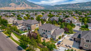 Bird's eye view featuring a mountain view