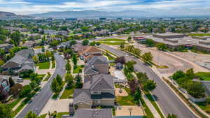 Bird's eye view with a mountain view