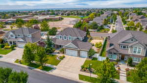 Bird's eye view with a mountain view