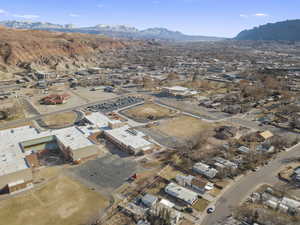 Aerial view with a mountain view