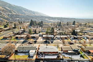 Bird's eye view featuring a mountain view