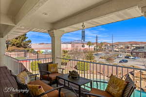 Balcony featuring a mountain view