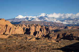 View of mountain feature